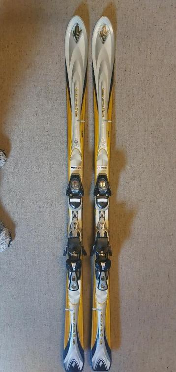 Ski's + toebehoren beschikbaar voor biedingen