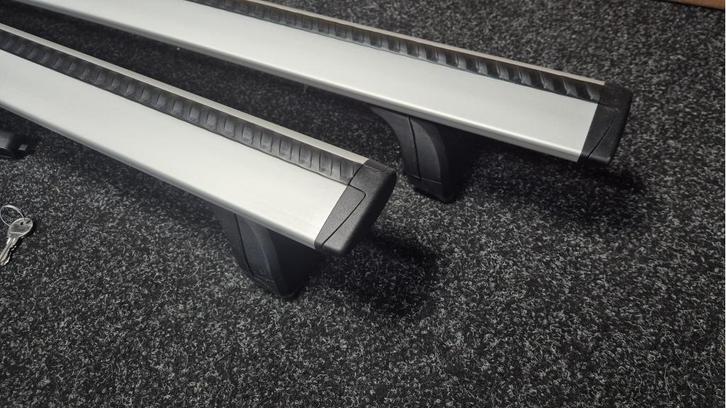 Wingbar Dakdragers Volvo V60 2010-2018 met dakrailing, Auto diversen, Dakdragers, Zo goed als nieuw, Ophalen of Verzenden