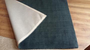 hoogpolig vloerkleed effen donkergroen/blauw 135 bij 190 beschikbaar voor biedingen