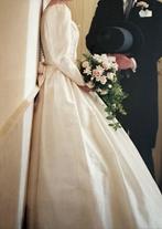 Trouwjurk ruwe zijde gebr wit maat 36, Nijmegen, Ophalen, Zo goed als nieuw, Wit, Trouwjurk