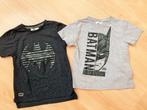 2 Batman shirts Dark Knight & camouflage mt 116 - 122, Jongen, Ophalen of Verzenden, Batman, Zo goed als nieuw