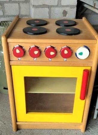 houten speel fornuis / houten keukentje  beschikbaar voor biedingen