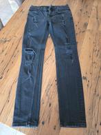 Te koop zwarte heren spijkerbroek met knopen, merk Tigha maa, Zwart, Tigha, W32 (confectie 46) of kleiner, Ophalen of Verzenden