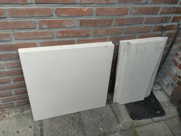 Gratis tegels. Gratis 4 stuks plus 4 halve beschikbaar voor biedingen