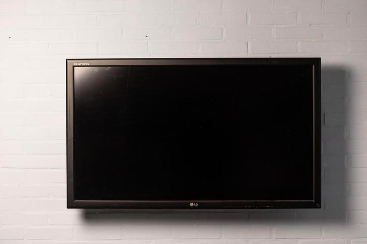 4x LG 47 inch Full HD beeldscherm – incl. muurbeugel, Computers en Software, Monitoren, Gebruikt, 60 Hz of minder, DVI, HDMI, IPS