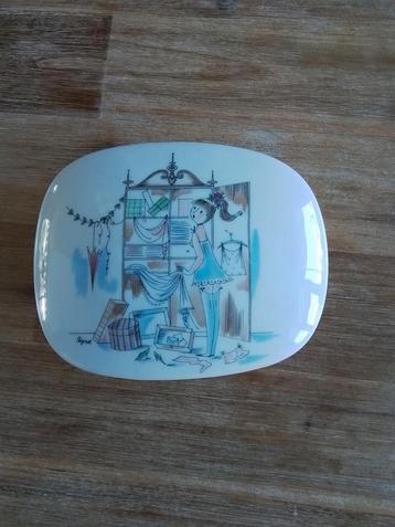 Zeepdoos, vintage beschikbaar voor biedingen