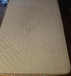 Matrassen gezocht! Eenpersoons, mag ook vies zijn - Gratis, Ophalen, Gebruikt, Eenpersoons, 90 cm