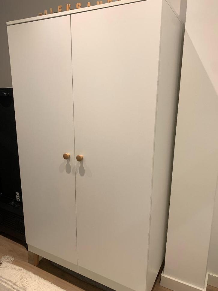 Petite Amelie Kinderkast ‘Bocca’ – Wit – Meegroei-kast met v, Kinderen en Baby's, Kinderkamer | Commodes en Kasten, Zo goed als nieuw