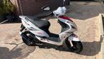 Scooter AGM. R8 van 2018, Ophalen, Zo goed als nieuw