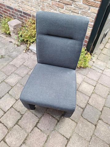 Grijze Stoffen Stoel  beschikbaar voor biedingen