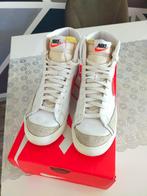 Nike Blazers Wit/Rood, Kleding | Dames, Ophalen, Wit, Nike, Sneakers of Gympen