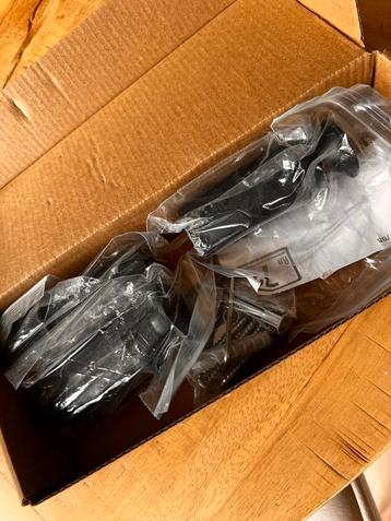Badkamer Radiator Bevestigingsset - Nieuw beschikbaar voor biedingen