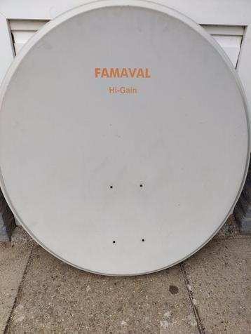 Famaval schotel voor Camper of Caravan beschikbaar voor biedingen