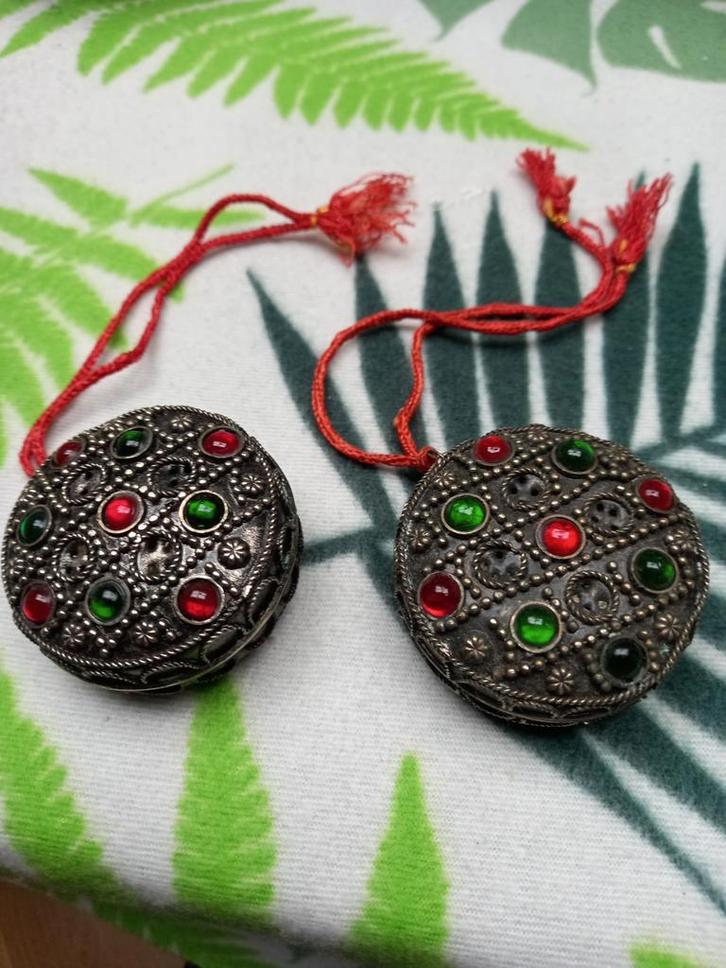 2 vintage geurdoosjes., Antiek en Kunst, Antiek | Woonaccessoires, Ophalen of Verzenden