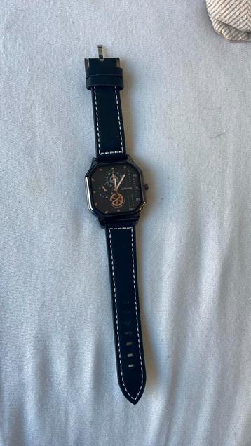 Leuke horloge beschikbaar voor biedingen