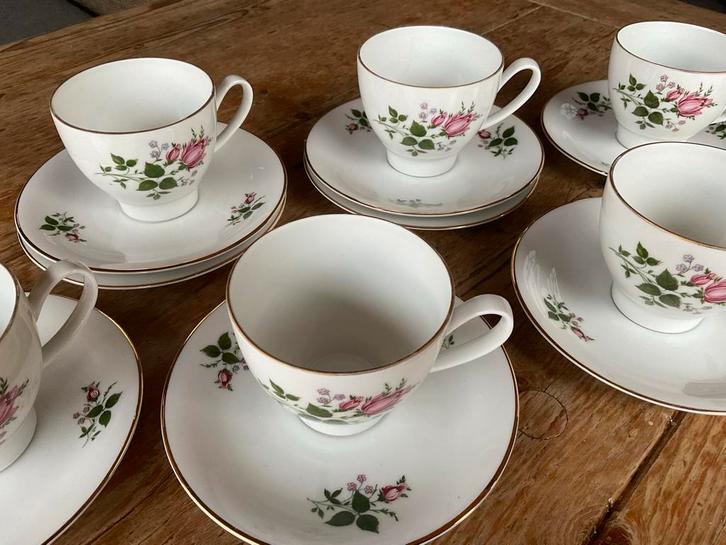 Koffiekopjes Vohenstrauss Johann Seltmann met Rozen, Antiek en Kunst, Antiek | Servies los, Ophalen of Verzenden