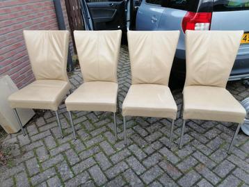 Prachtige degelijke lederen eetkamer stoelen beschikbaar voor biedingen