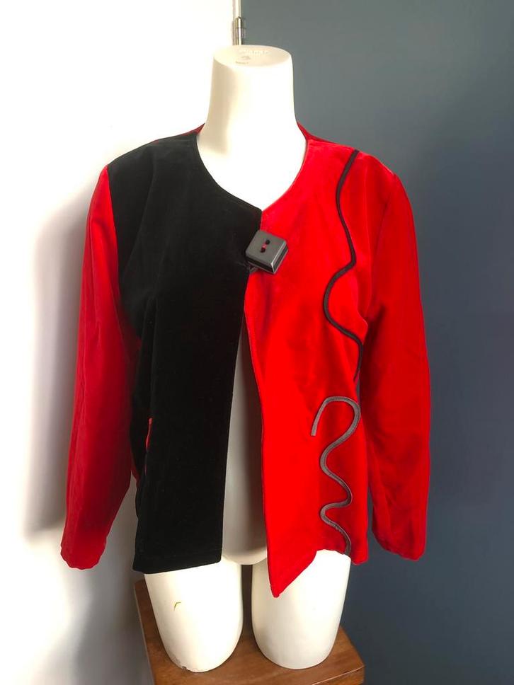 Artistiek rood zwart fluweel velvet jasje katoen m, Kleding | Dames, Jasjes, Kostuums en Pakken, Zo goed als nieuw, Jasje, Maat 38/40 (M)
