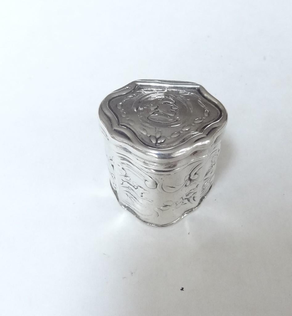 Lodereindoosje, Hollands antiek, 18de eeuw zilver., Verzenden, Zilver