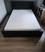 Ikea Malm bed 140x200 + matras + 2 Lades - ZGAN, Ophalen, Zwart, 140 cm, Zo goed als nieuw