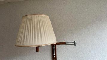 Vintage uittreklamp jaren 60-70 wandlamp teak elbowlamp 
 beschikbaar voor biedingen