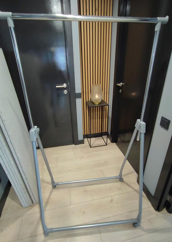 WENKO clothes rack, adjustable / Verstelbaar Kledingrek, Kleding | Dames, Kledingrekken, Ophalen