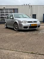 Volkswagen Golf 2.3 V5 125KW 2002 Grijs (R32), Auto's, Voorwielaandrijving, 65 €/maand, 170 pk, Zilver of Grijs