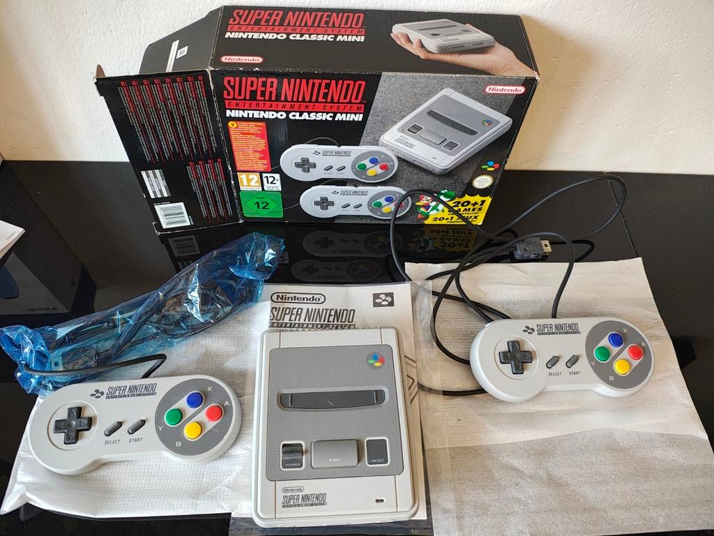 Super Nintendo Classic Mini - Nieuwstaat!, Ophalen of Verzenden, Zo goed als nieuw, Met 2 controllers, Met games
