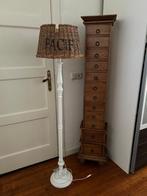 Riviera Maison lampenkap met standaard, mooi,  laatste !!, Huis en Inrichting, Lampen | Vloerlampen, Ophalen, 100 tot 150 cm, Hout