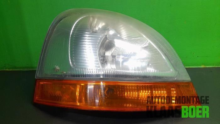 Koplamp rechts van een Renault Master, Auto-onderdelen, Verlichting, Renault, Gebruikt, 6 maanden garantie, 12 maanden garantie