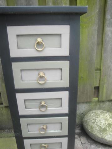  ladenkastje verschillende kleuren beschikbaar voor biedingen