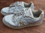 Witte Reebok sneakers goud New York Yankees Gebruikt 42.5, Kleding | Dames, Wit, Ophalen of Verzenden, Gedragen, Sneakers of Gympen