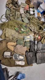 KL Legerkleding in 2 Plunjezakken, Verzamelen, Ophalen of Verzenden, Landmacht, Nederland, Kleding of Schoenen