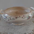 Oude Franse beboterde terrine met bloemenrand, Ophalen of Verzenden