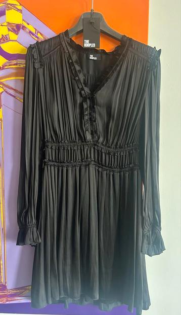 THE KOOPLES  Zwarte Jurk Maat M L lange mouw V plissee beschikbaar voor biedingen