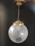Mooie vintage hanglamp met bol van glas, Gebruikt, Vintage, Ophalen of Verzenden, Glas
