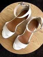 Tamaris Greenstep witte sandalen bruidsschoenen maat 39, Tamaris, Wit, Zo goed als nieuw, Sandalen of Muiltjes
