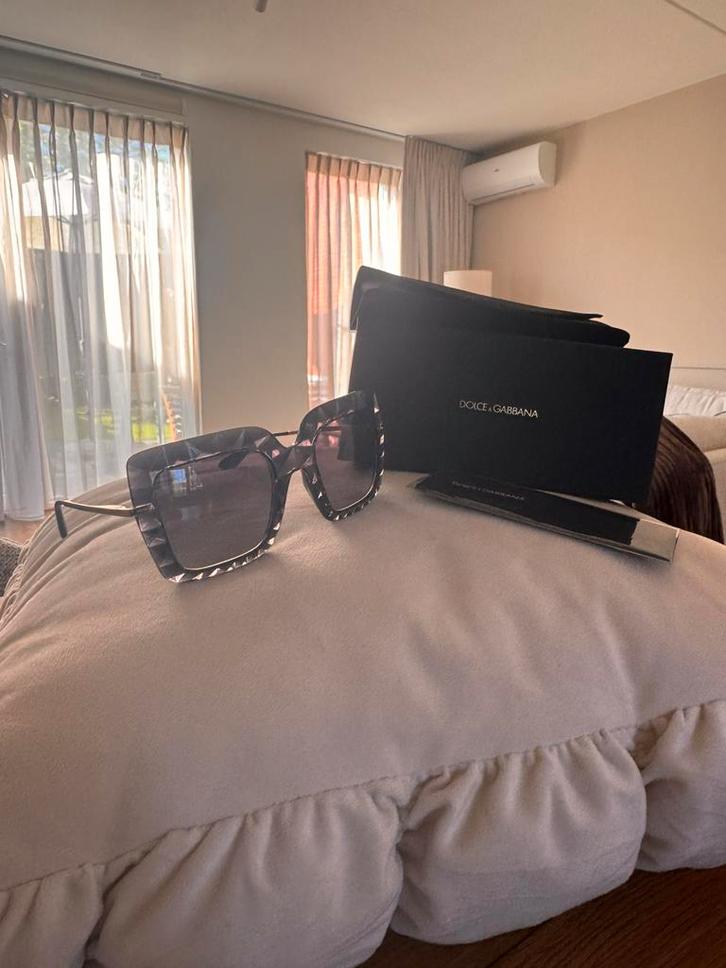 Dolce & Gabbana Zonnebril (Model DG6111) – Nieuwstaat, Sieraden, Tassen en Uiterlijk, Zonnebrillen en Brillen | Dames, Zo goed als nieuw