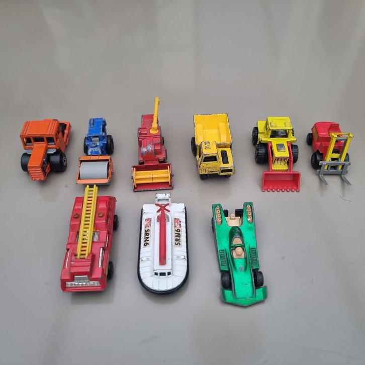 miniatuur matchbox en corgi voertuigen 10 stuks, Hobby en Vrije tijd, Modelauto's | 1:87, Gebruikt, Bus of Vrachtwagen, Matchbox