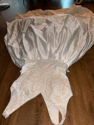 Bruidsjurk Mori Lee by Madeline gardner satijn beschikbaar voor biedingen