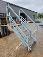 Stalen trapje grijs hoog 1,2mtr. Nob062, Doe-het-zelf en Verbouw, Ladders en Trappen, Ophalen, Zo goed als nieuw, 2 tot 4 meter