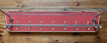 Vintage kapstok met hoedenplank – jaren ’50/’60 beschikbaar voor biedingen