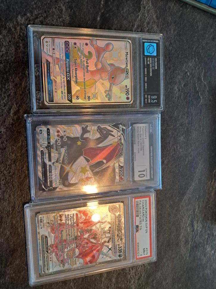Shiny Mewtwo & Charizard Kaarten - Gegradeerd!, Hobby en Vrije tijd, Verzamelkaartspellen | Pokémon, Zo goed als nieuw, Losse kaart