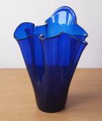 Kobaltblauwe Zakdoekvaas - glas, Huis en Inrichting, Woonaccessoires | Vazen, Minder dan 50 cm, Glas, Blauw, Gebruikt