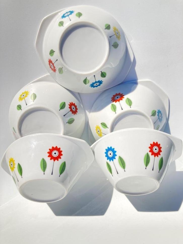 5 California jaren 70 soepkommen vintage design bloemmotief, Huis en Inrichting, Keuken | Servies, Kom(men), Overige stijlen, Aardewerk