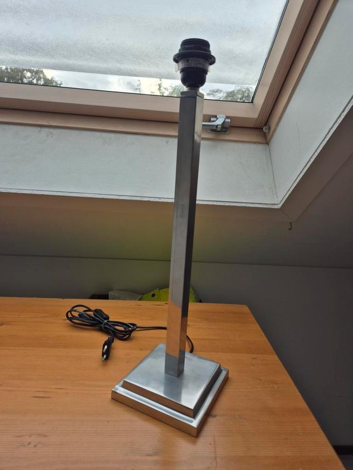 Stijlvolle metalen tafellamp, Huis en Inrichting, Lampen | Tafellampen, Zo goed als nieuw, Metaal, Ophalen of Verzenden