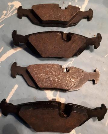 Remblokken achter TRW GDB1068 (Volvo 440 en Saab 900/9000) beschikbaar voor biedingen