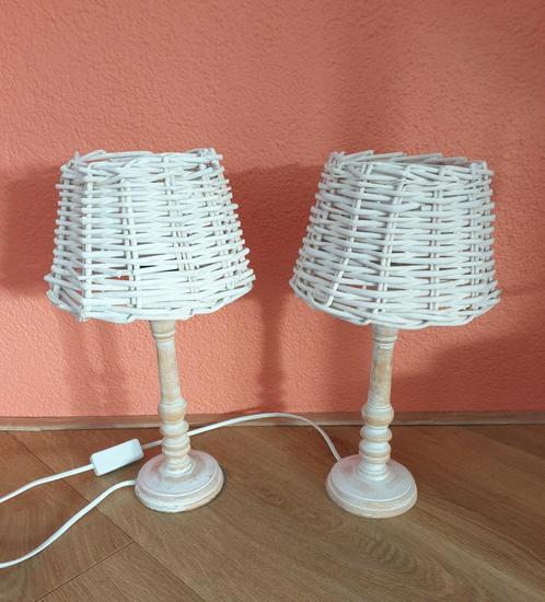 2 Tafellampjes Schemerlampen Bedlampjes Rotan Rieten Kapjes, Huis en Inrichting, Lampen | Tafellampen, Zo goed als nieuw, Minder dan 50 cm
