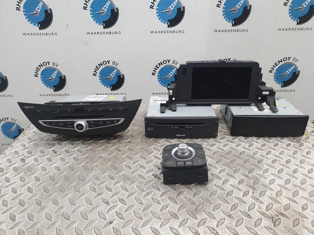 RENAULT LAGUNA NAVIGATIE 2007, Auto-onderdelen, Overige Auto-onderdelen, Ophalen of Verzenden, Gebruikt, Stiba lid
