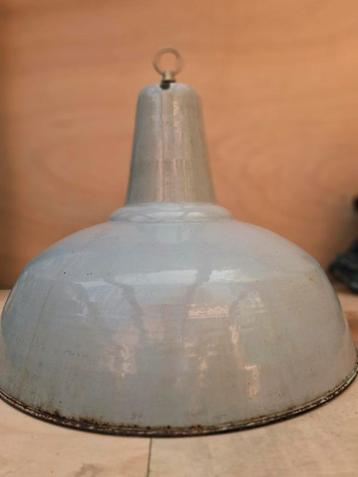 Jaren 50 grijze Industriële Hanglamp beschikbaar voor biedingen
